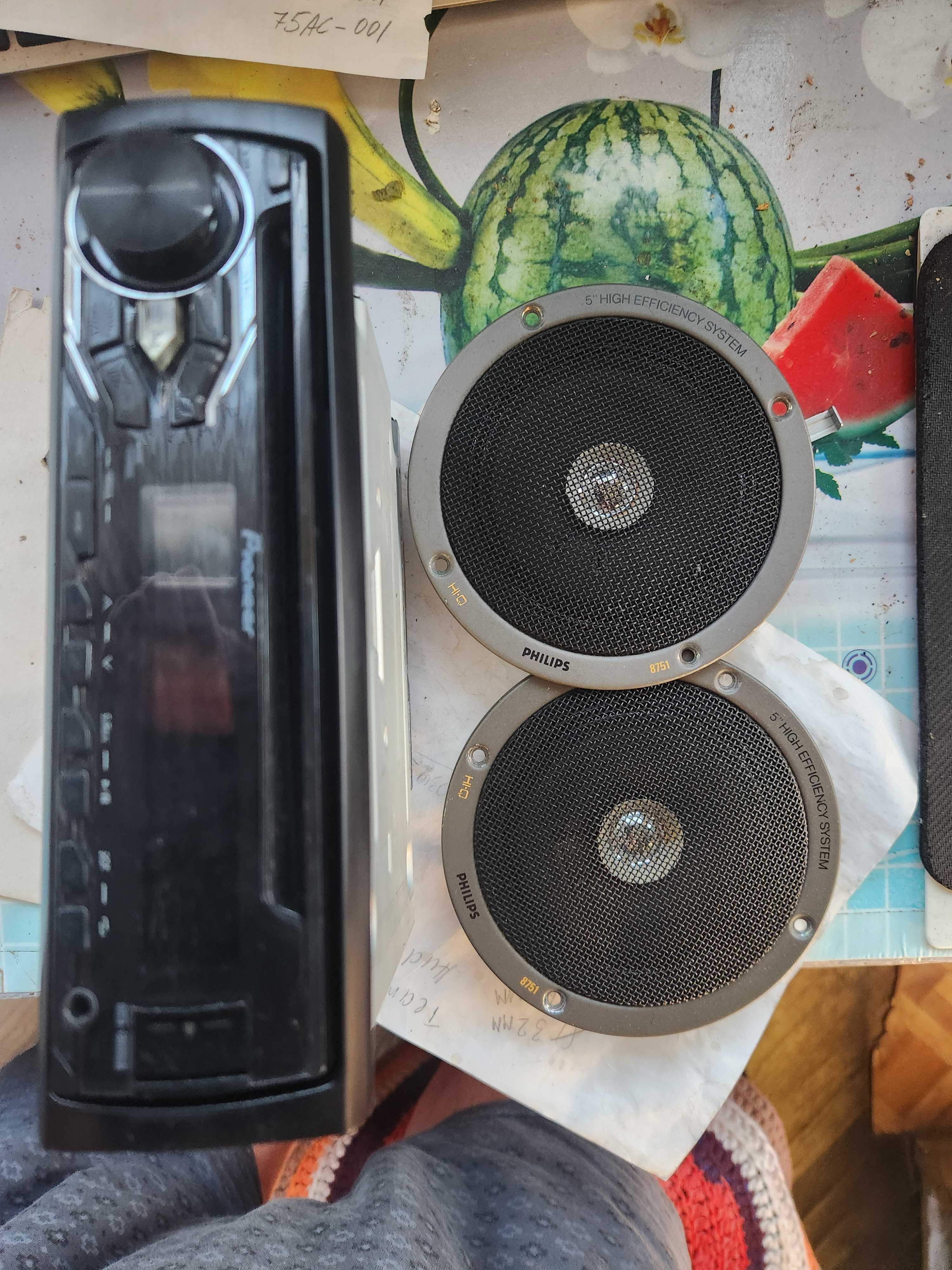 Автоприймач програвач CD дисків. Pioneer.  З колонками.