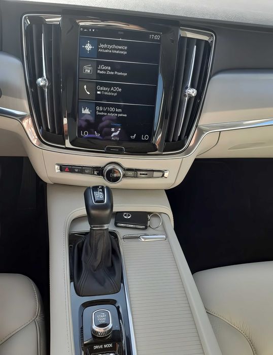 Volvo V90      2017