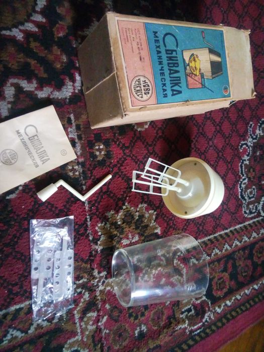 Сбивалка механическая ручная. Миксер.