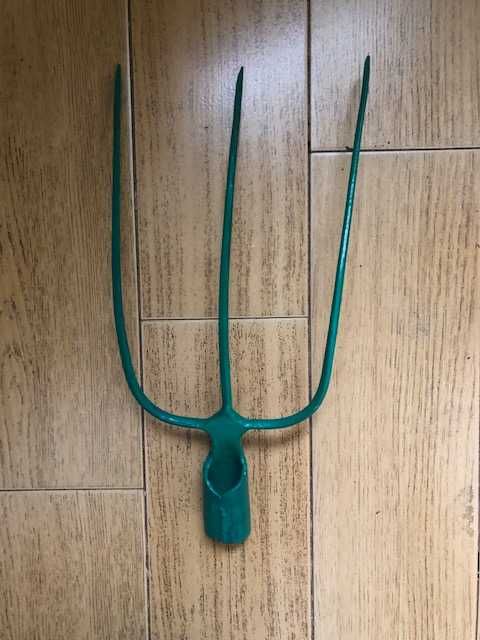 Вилы 3-х зубые для сада или огорода