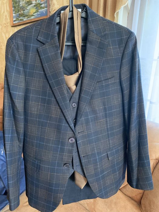 Костюм святковий