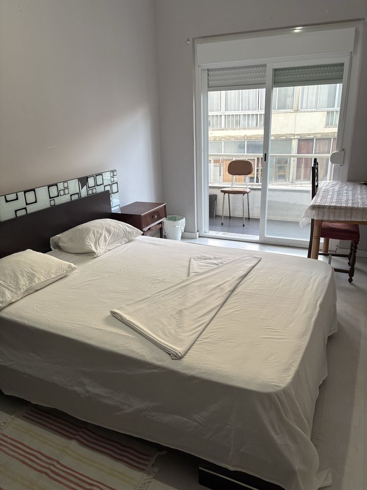 Atenção Ao anúncio Quarto na Cova da Piedade
