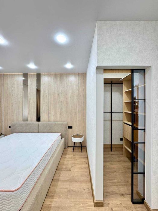 Продам квартиру з сучасним якісним ремонтом