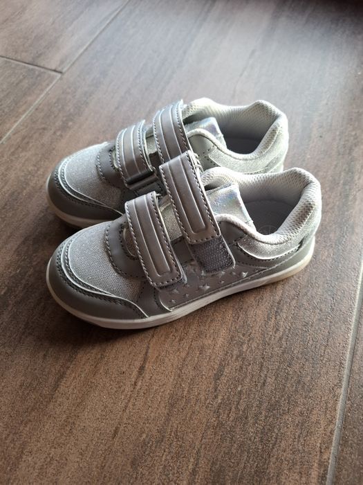 Buty nowe dziewczęce rozm. 27