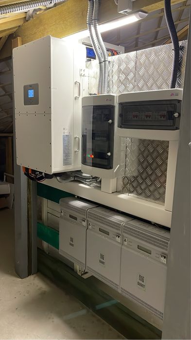 Установка та обслуговування систем безперебійного живлення (UPS)