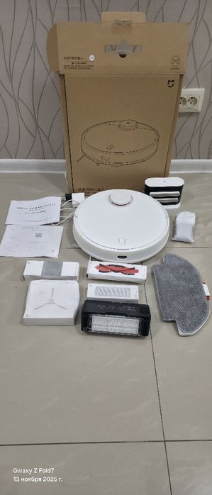 Продам робот пылесос Mi Vacuum 2