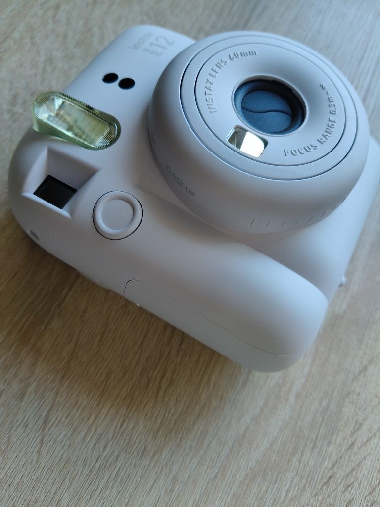 Instax Mini 12 biały - aparat natychmiastowy w idealnym stanie