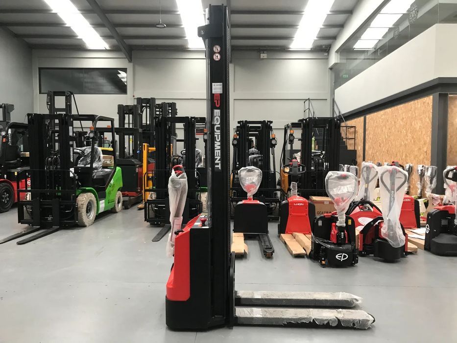 Stacker EP ES15-15ES NOVO Elétrico com bateria de gel