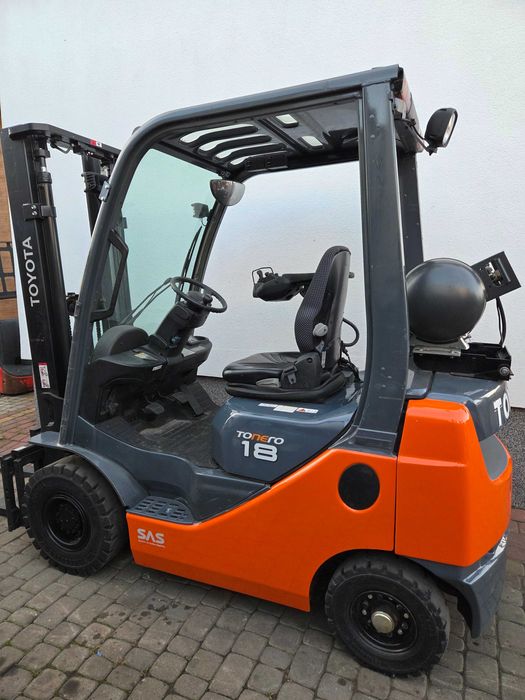 Wózek widłowy TOYOTA 02-8FGF18