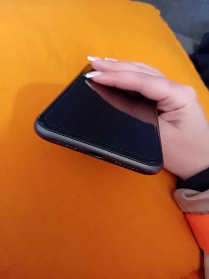 Iphone 11 czarnego koloru