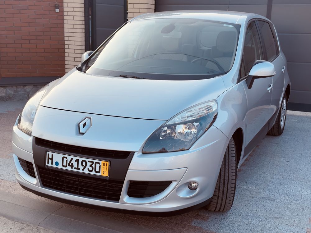 Renault Scenic 1,5 tdi  2010рік