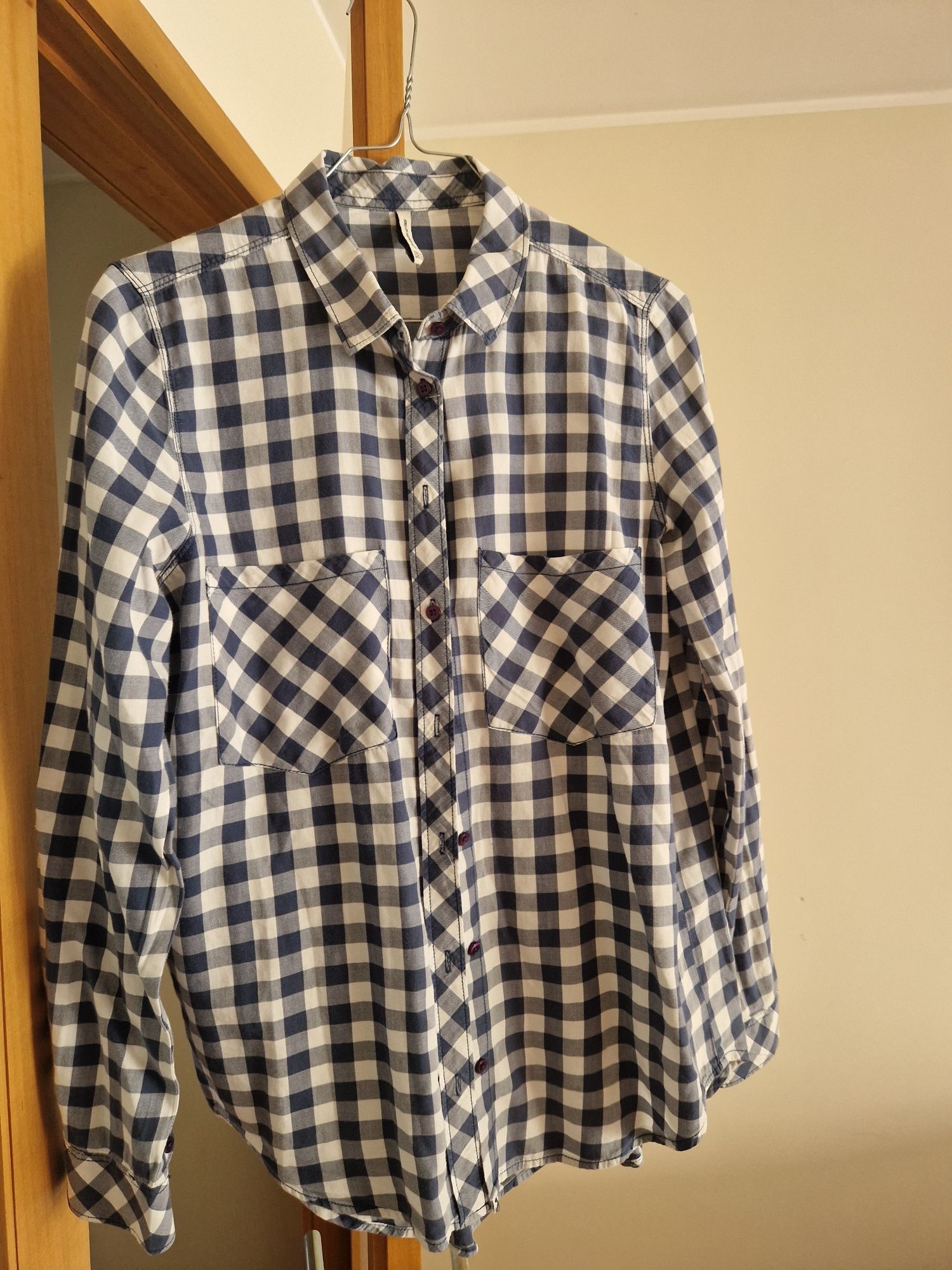 Camisa de senhora "Stradivarius", azul e branca, M