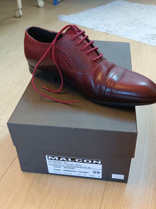 Buty młodzieżowe r. 39