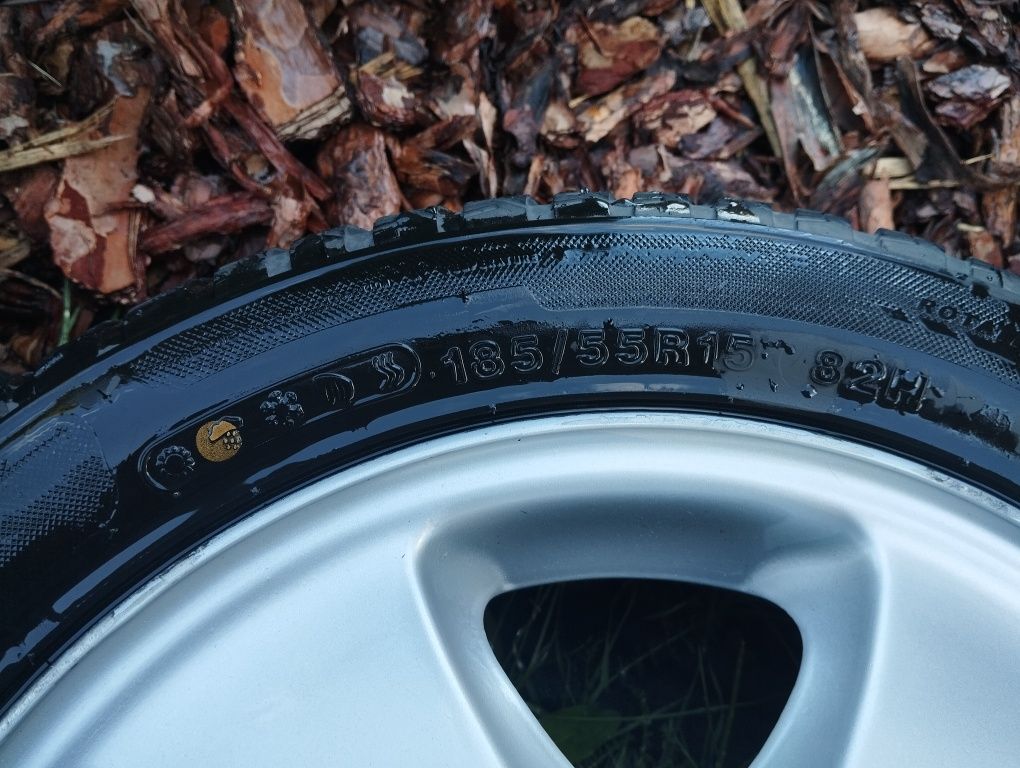 Alufelgi Mercedes z nowymi oponami całorocznymi