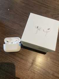 Продам свои наушники оригинал apple airpods pro чехол отдам