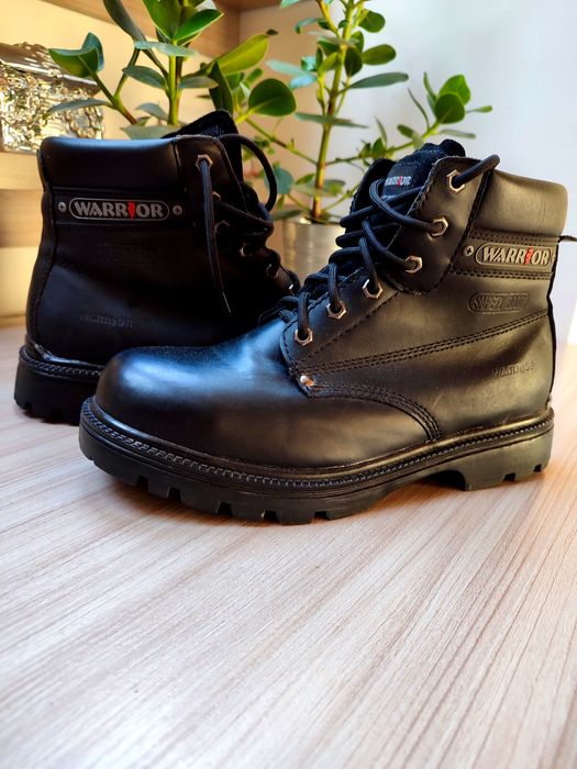 Nowe, skóra, buty wojskowe, harcerskie, trapery, 43, odbiór osobisty.