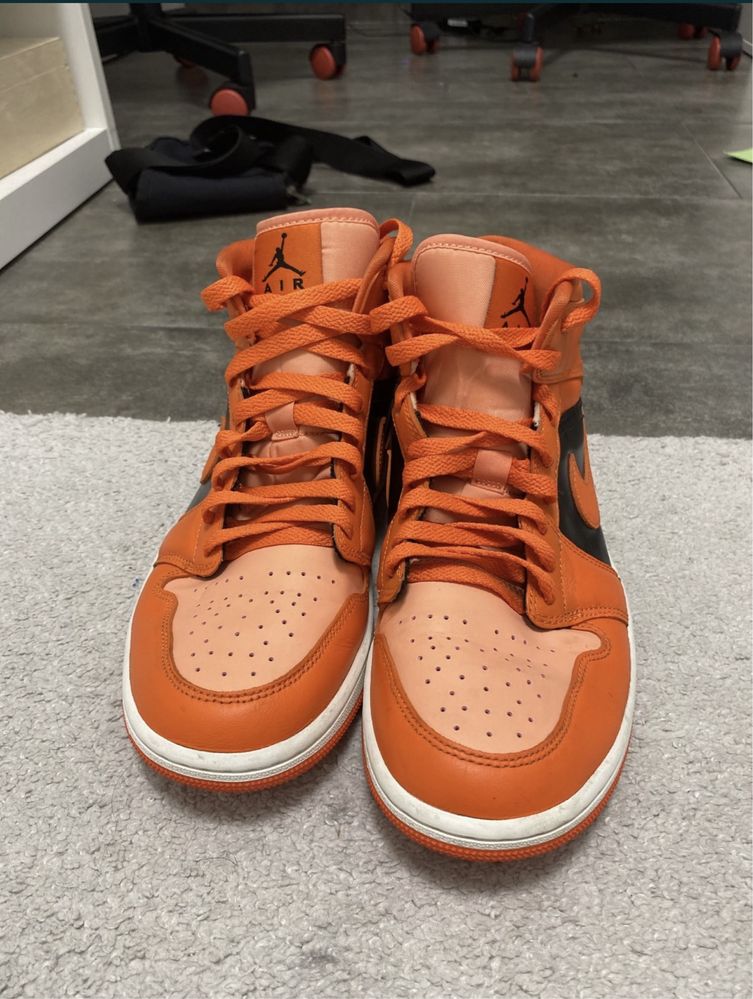 Jordan 1 laranja