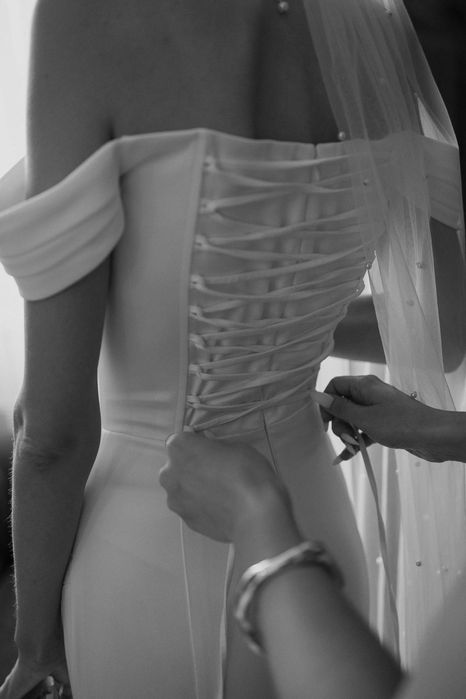 Продам весільну сукню