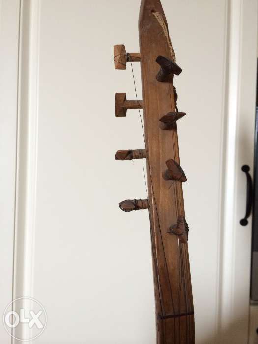 Saz instrument muzyczny ma ok.50 lat