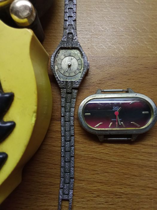 Часы одним лотом 150 грн