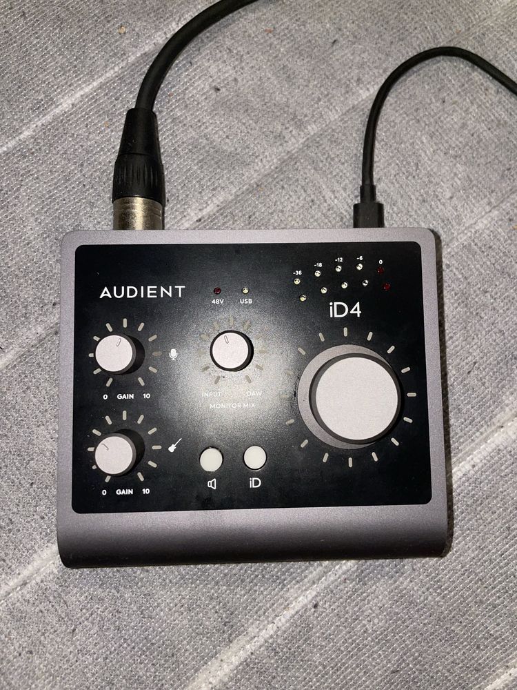 Audient ID 4 soundcard, karta dźwiękowa