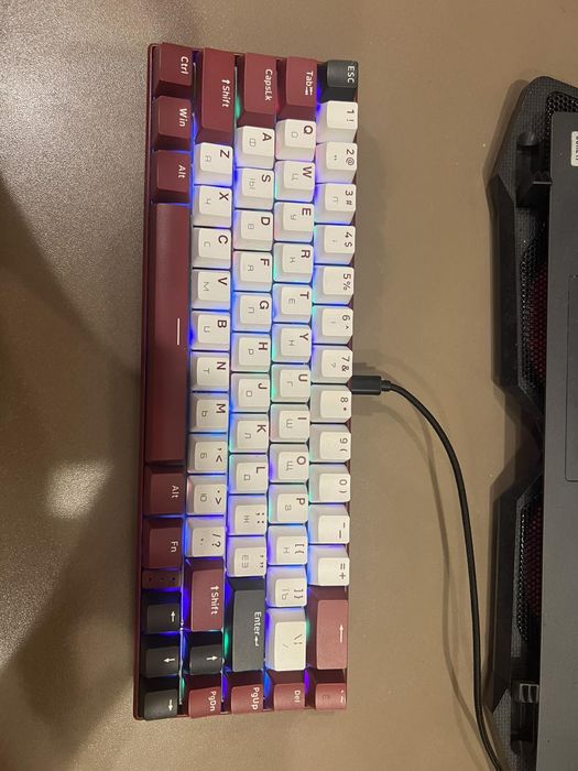 Продам клавіатуру MotoSpeed BK67