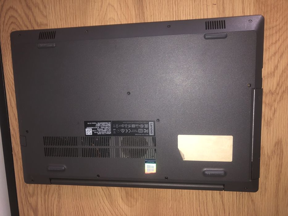 Laptop lenvo V130–15ikb