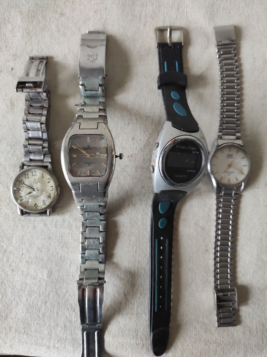 Zestaw starych zegarków