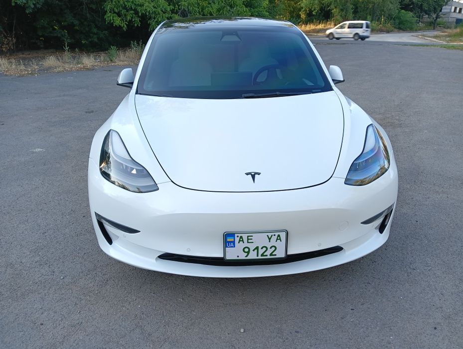 Tesla model 3 performance
