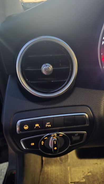 Mercedes-Benz C220