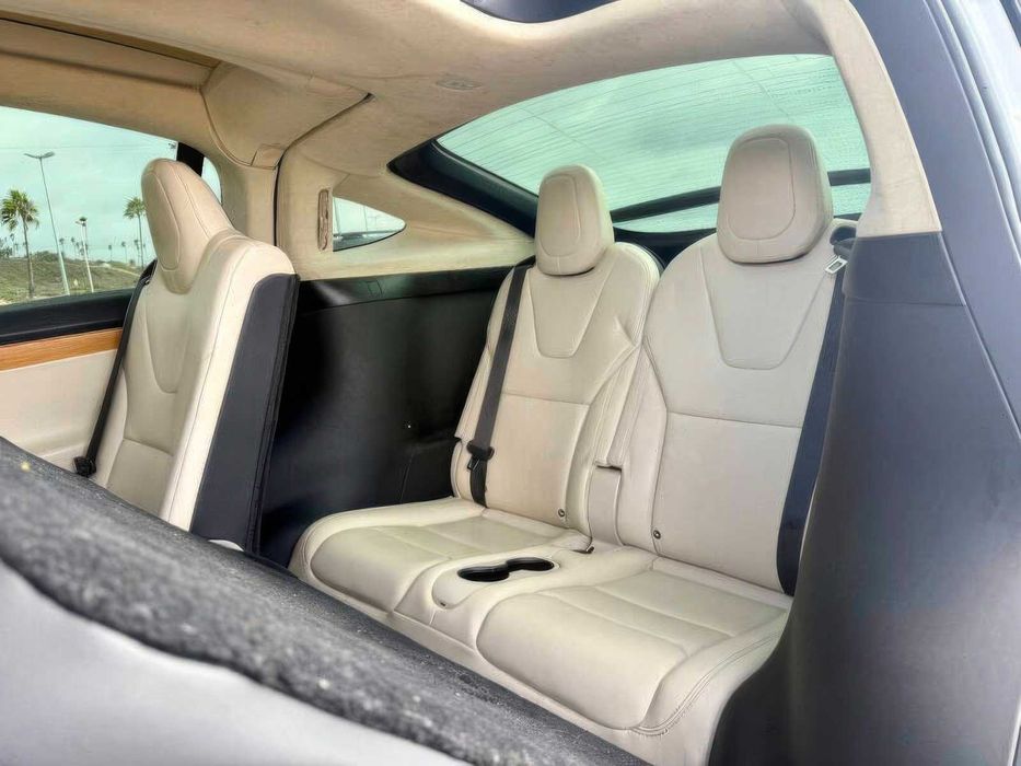 Tesla Model X 75D      2018