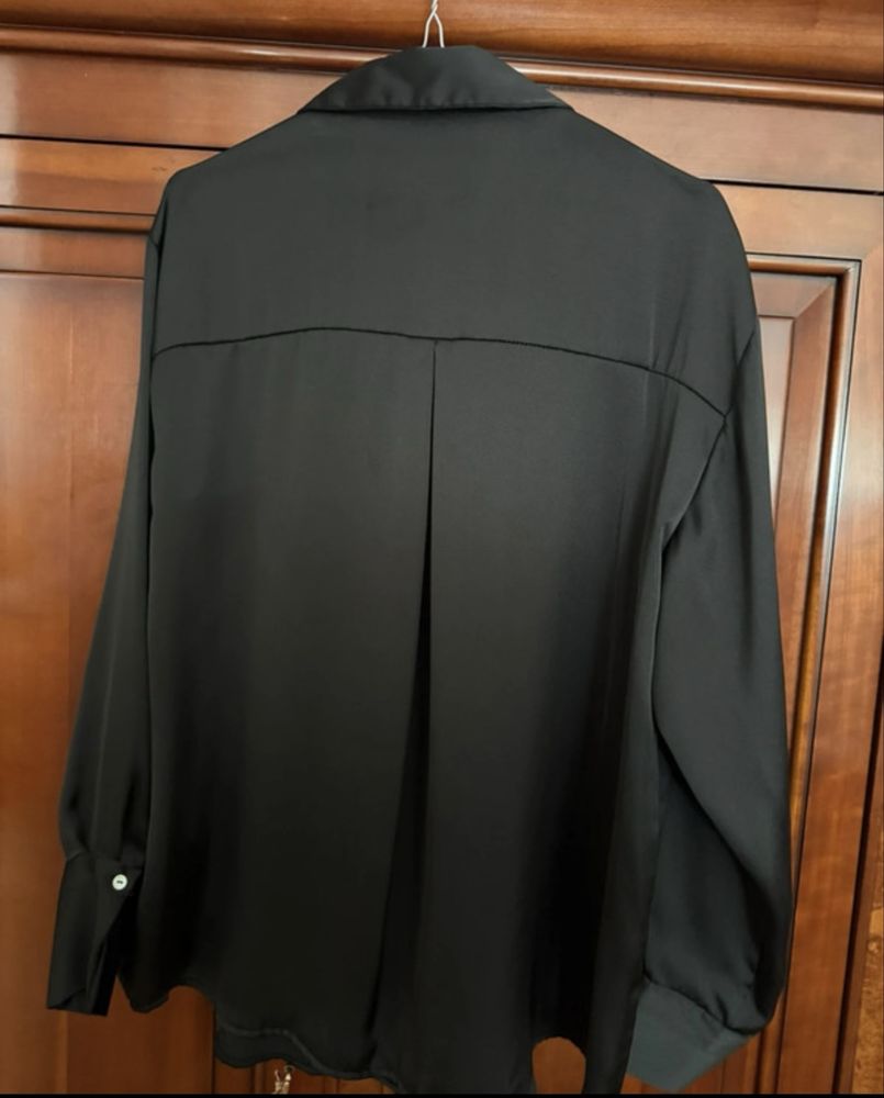 Blusa acetinada Zara