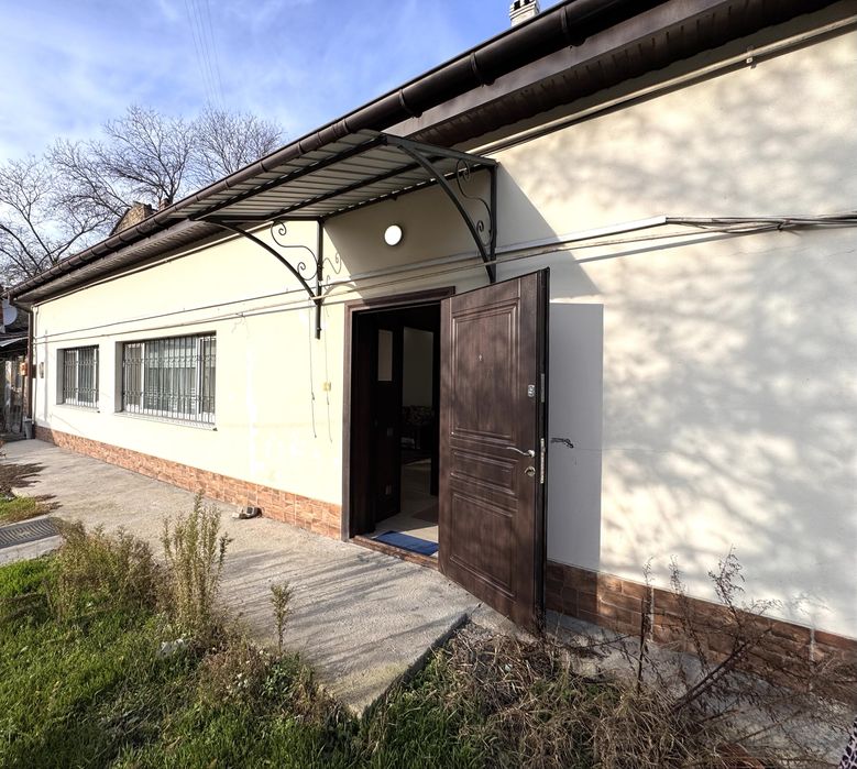 Уникальное предлодение. Центр!Квартира на земле.