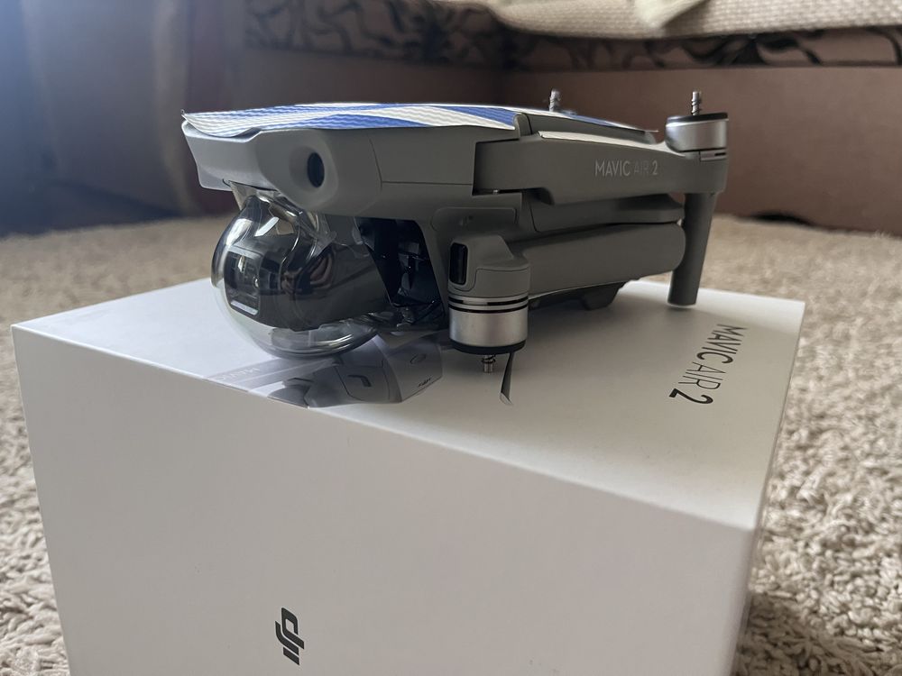 новий дрон DJI Mavic Air 2