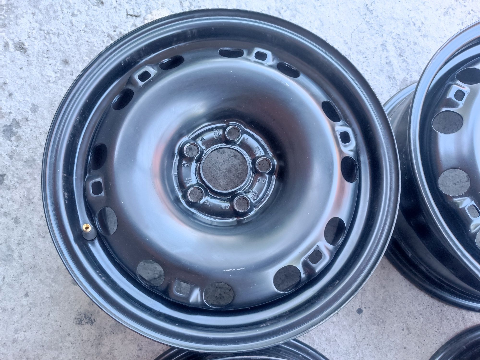 Металеві диски 5 100 R15 Гольф 4 Шкода