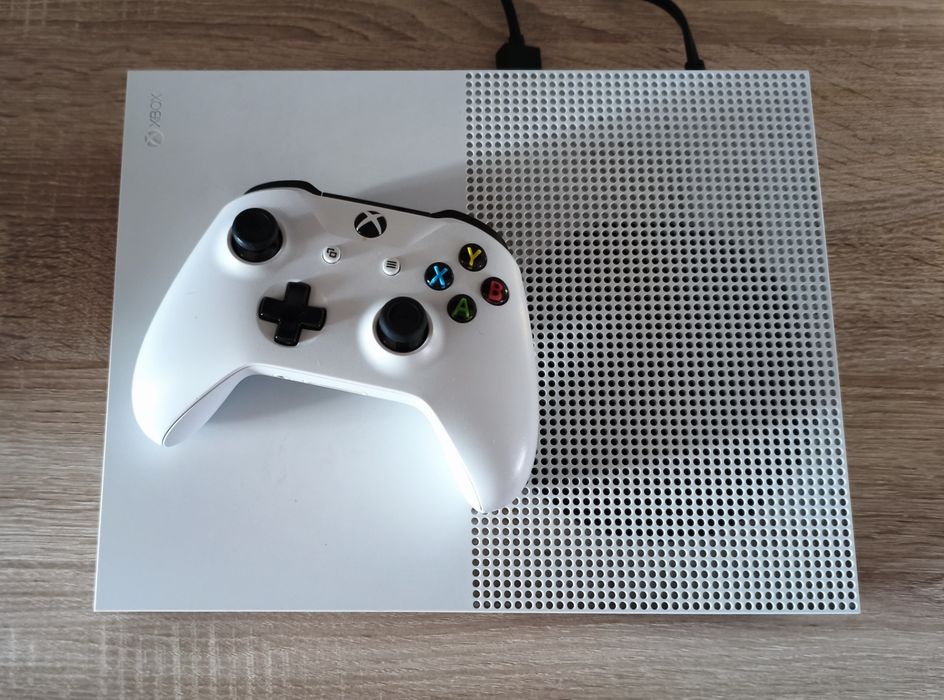 Xbox One S Branca - Excelente Estado! - Inclui Comando Original