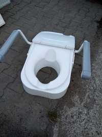 Toaleta dla niepełnosprawnych lub samochodowa.