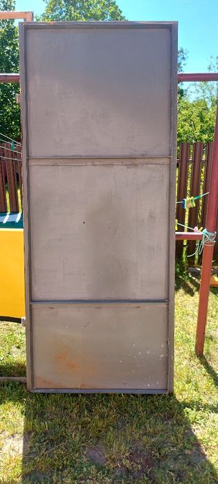 Solidne drzwi  metalowe