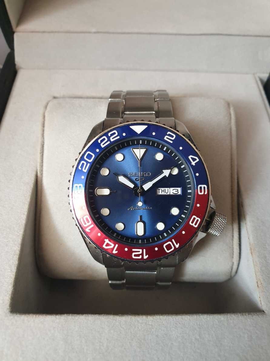 Seiko SKX Pepsi Mod Automatic - zegarek automatyczny na bransolecie