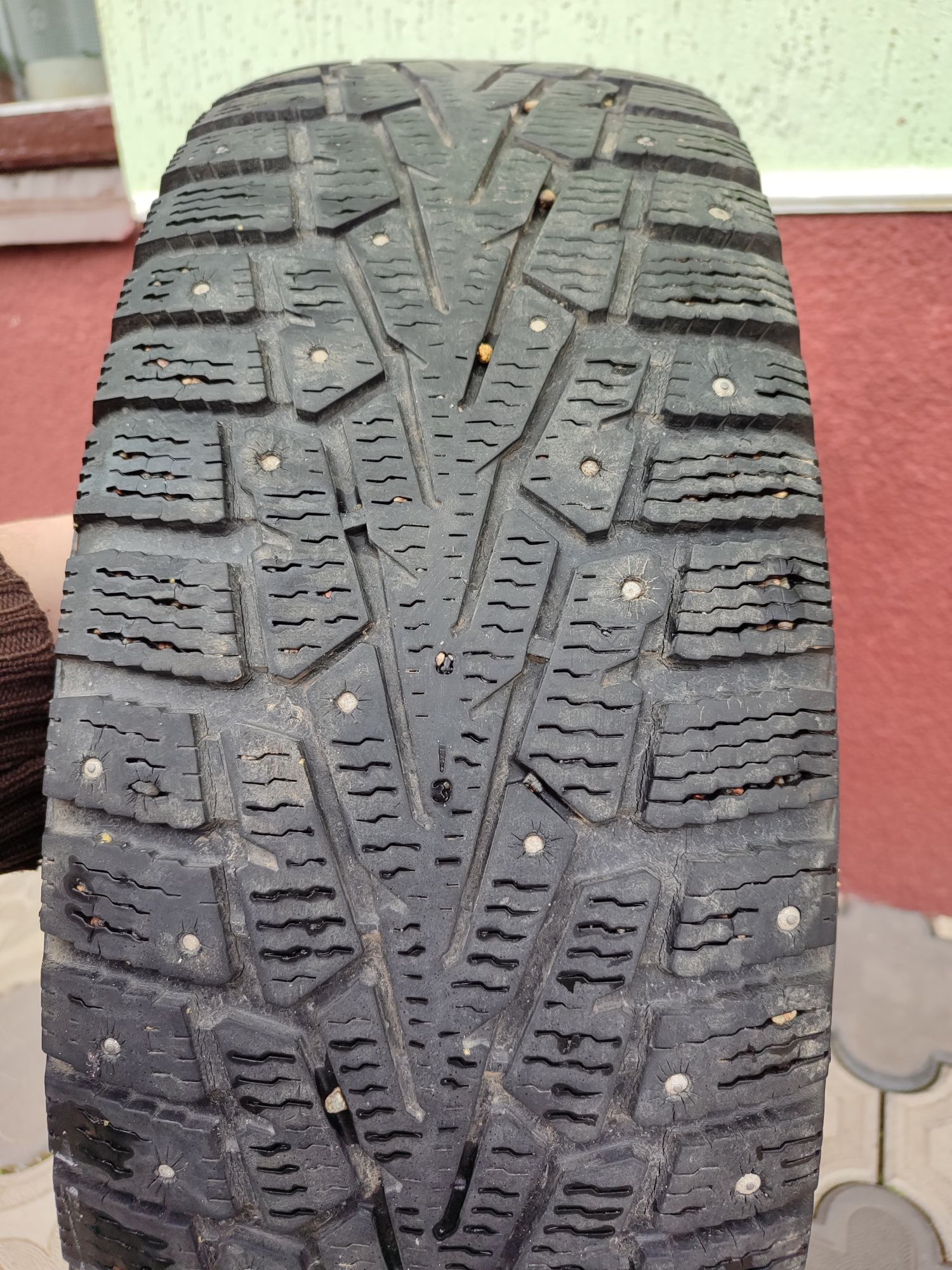 Зимові шиповані шини Cordiant Snow Cross 215/65 R16 для джипа, ЗСУ