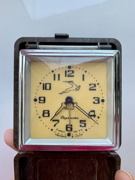 Механические часы-будильник Дорожный 2МЧЗ 1957 винтаж СССР