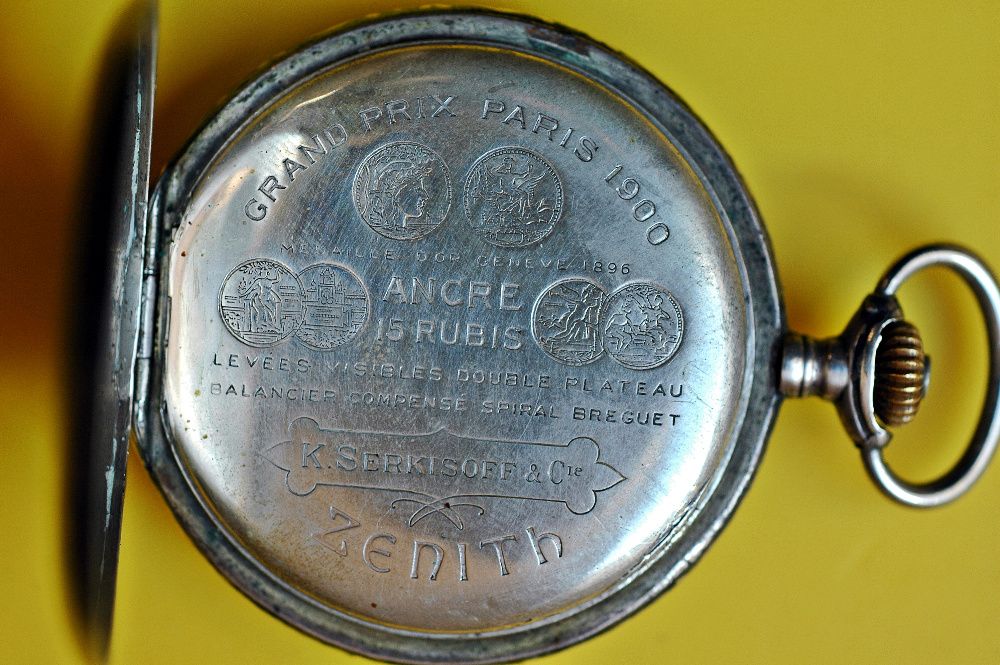 Zegarek Badollet Geneve w srebrnej kopercie z precyzyjną regulacją