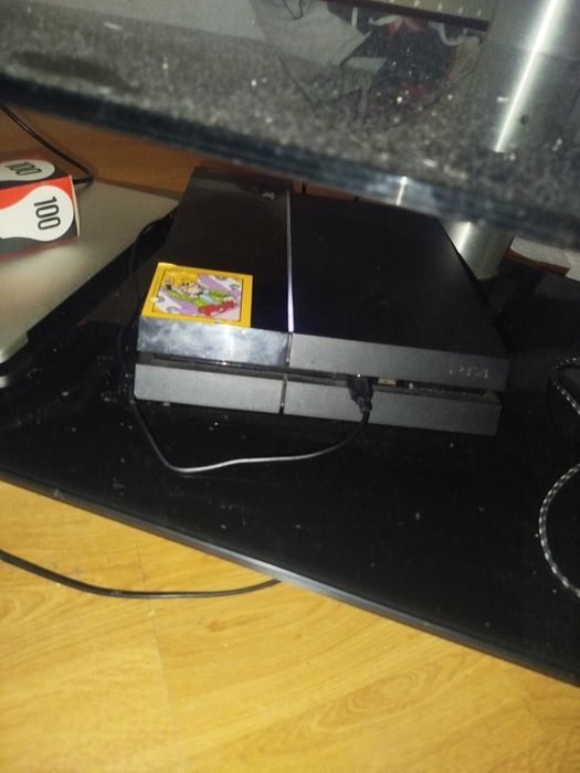 Vendo PlayStation 4 + Comando Glacial White + Jogos