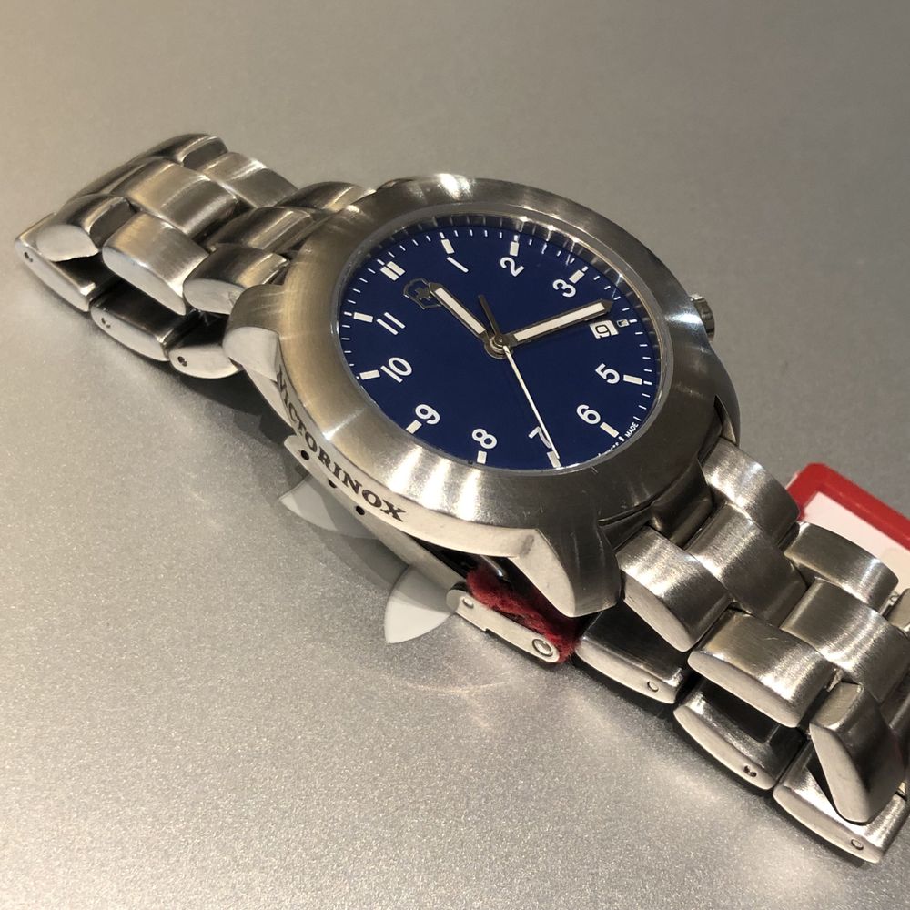 Relogio Victorinox 37mm ref. 4700.211.212 Novo com etiqueta