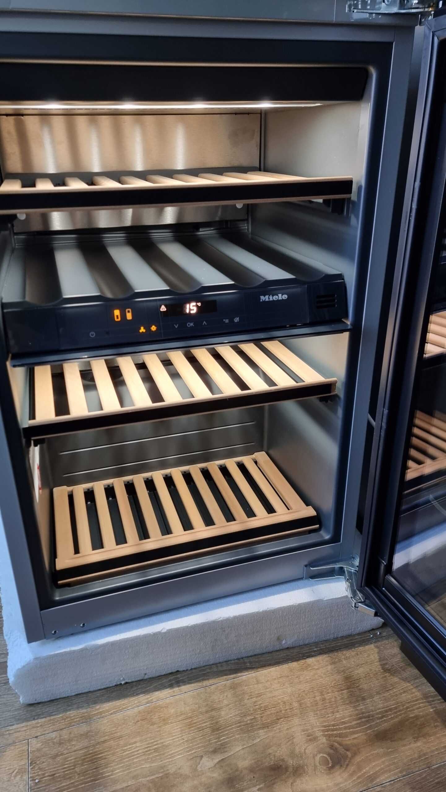 Chłodziarka do wina Miele KWT 6422 iG.Jak nowa. Push2open, FlexiFrame