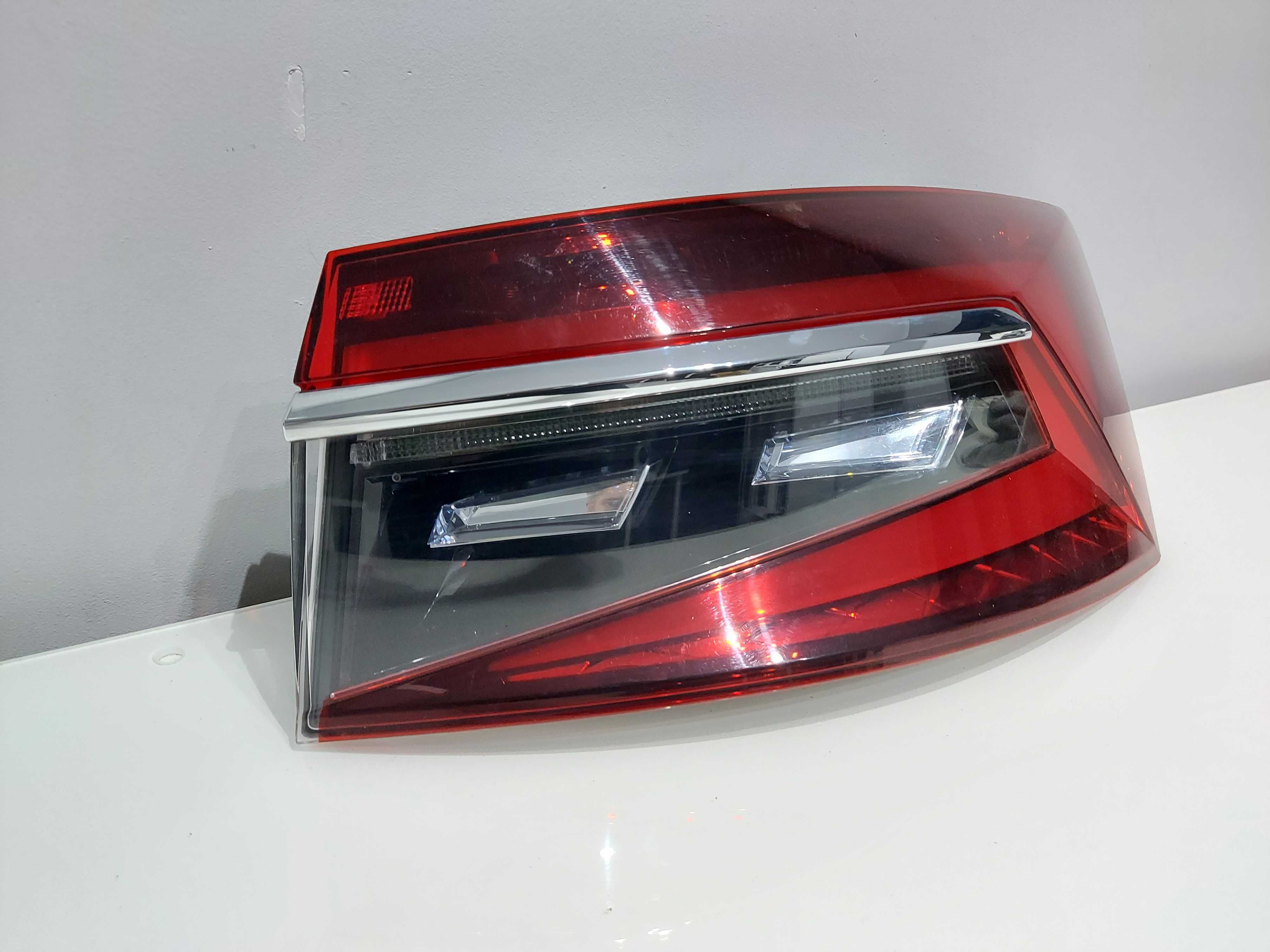 Skoda Superb III Sedan 19-23 Lift Lampa FULL LED prawa tył 7PIN EU