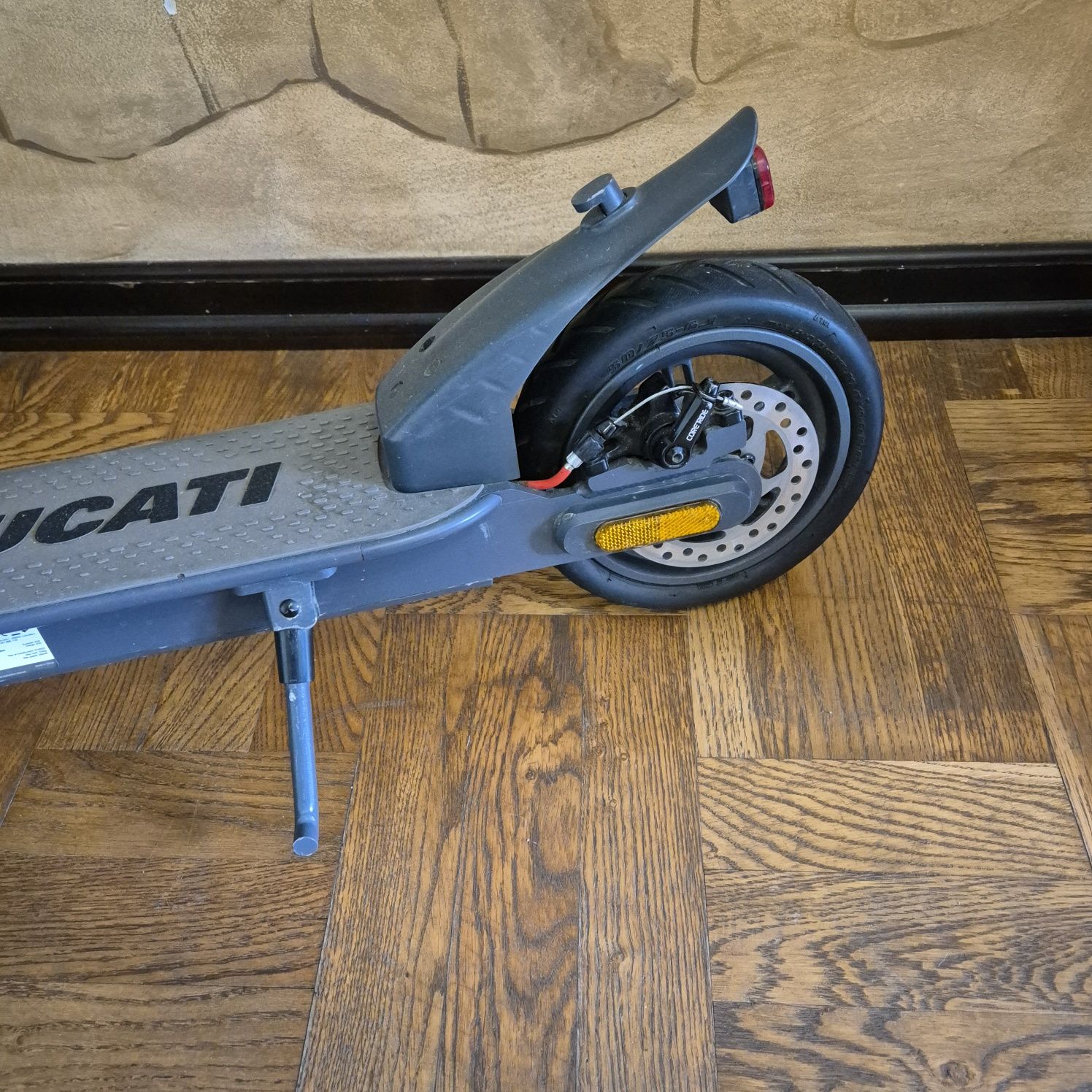 Електросамокат ducati