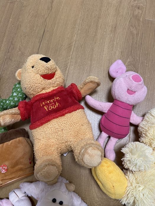 Мягкие игрушки и набор карандашей