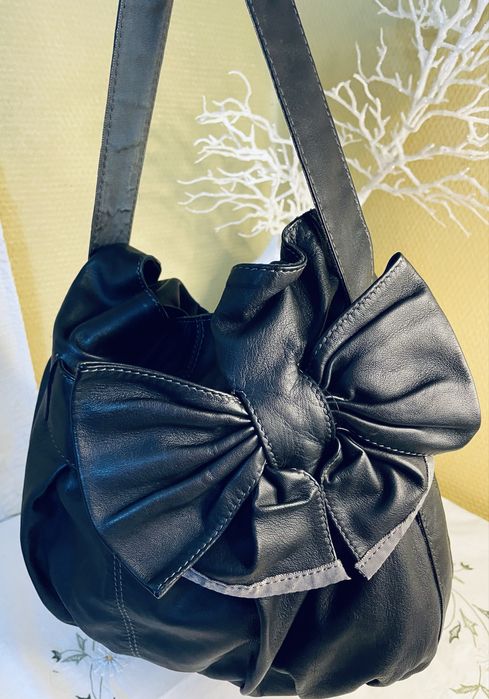 кожаная пара: Boden Schatz и Ted Baker солидные он и она