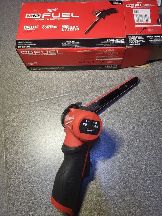 Акумуляторний стрічковий  напильник 13mm Milwaukee 2482-20 FBFL13